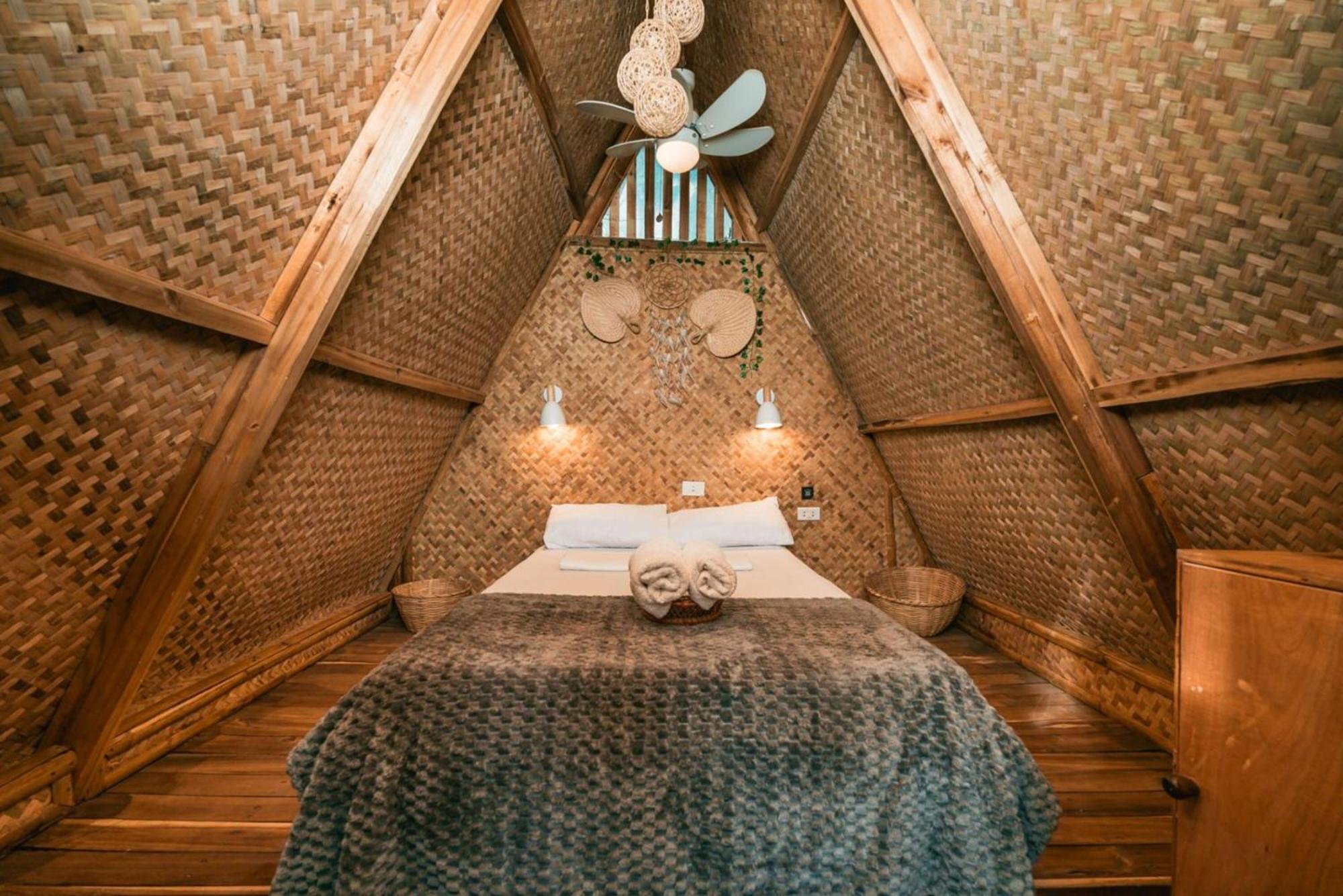 Mad Monkey Hostel Nacpan Beach (Adults Only) Ель-Нідо Екстер'єр фото